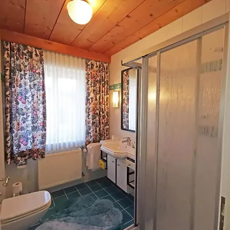 Tauernradweg Apartment: Spacious 3-room Near Salzburg * Hallein