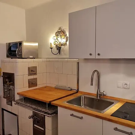 Tauernradweg Apartment: Spacious 3-room Near Salzburg Apartment *